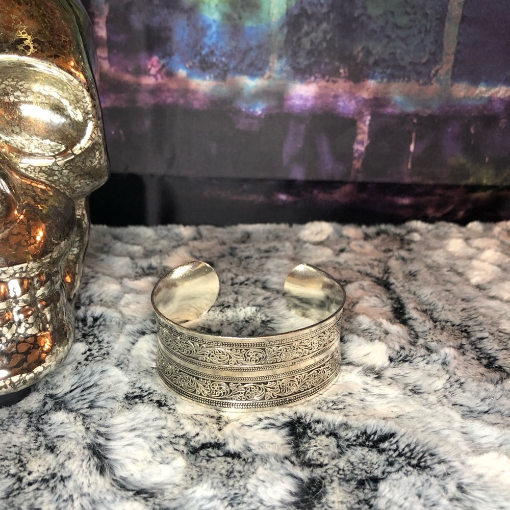 Cuff bracelet - Picture 3 of 4